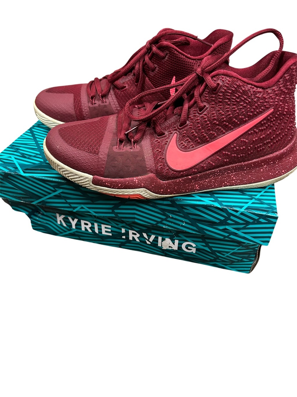 Nike Kyrie 3 "Hot Punch" sneaker size 7 youth